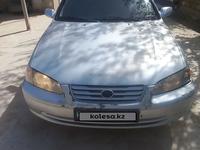 Toyota Camry 2000 года за 3 350 000 тг. в Жанаозен