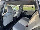 Toyota RAV4 2019 года за 10 000 000 тг. в Актобе – фото 5