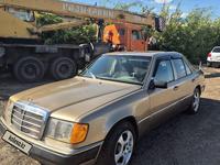 Mercedes-Benz E 260 1989 годаfor950 000 тг. в Астана