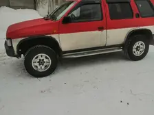 Nissan Terrano, 1990