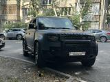 Land Rover Defender 2023 года за 41 000 000 тг. в Алматы – фото 3