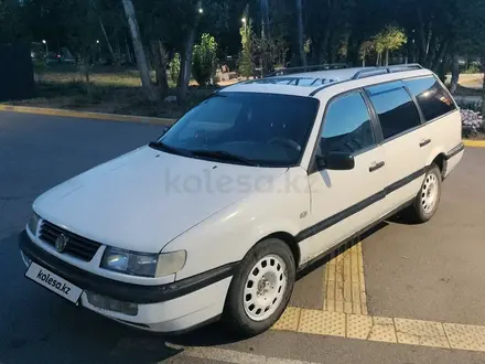 Volkswagen Passat 1995 года за 1 790 000 тг. в Караганда