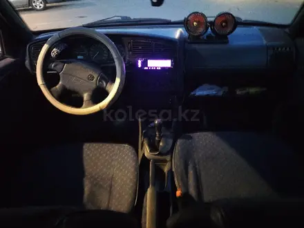 Volkswagen Passat 1995 года за 1 790 000 тг. в Караганда – фото 5