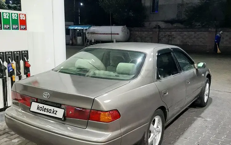 Toyota Camry 2000 года за 3 200 000 тг. в Алматы