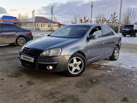 Volkswagen Jetta 2006 года за 3 200 000 тг. в Актобе – фото 4