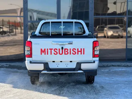 Mitsubishi L200 2023 года за 14 395 000 тг. в Уральск – фото 5