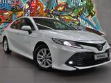 Toyota Camry 2018 года за 10 980 000 тг. в Алматы – фото 3