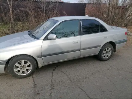 Toyota Carina 1997 года за 2 700 000 тг. в Усть-Каменогорск – фото 3
