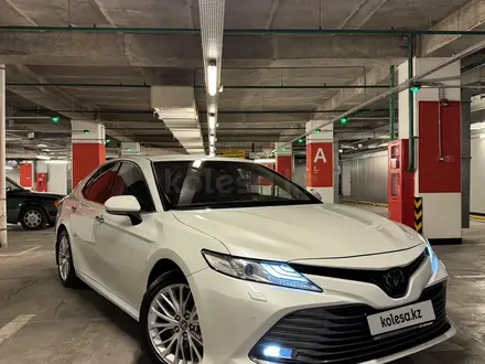 Toyota Camry 2020 года за 15 700 000 тг. в Алматы – фото 3