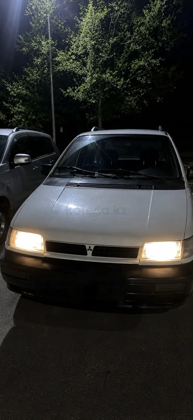Mitsubishi Space Wagon, 1997