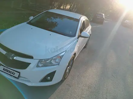 Chevrolet Cruze 2011 года за 2 000 000 тг. в Атырау – фото 3