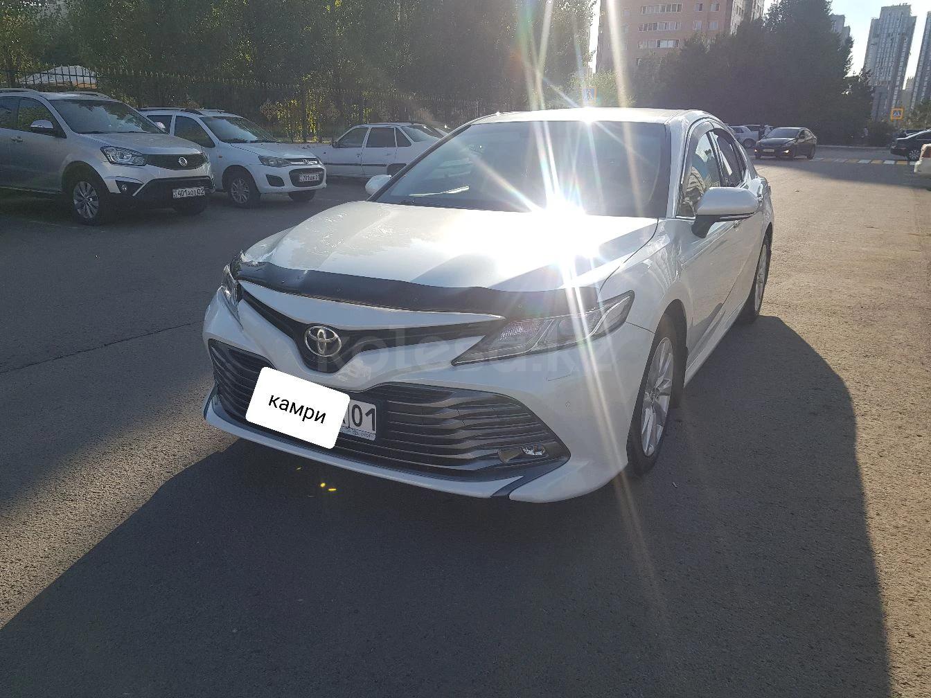 Toyota Camry 2019 г.