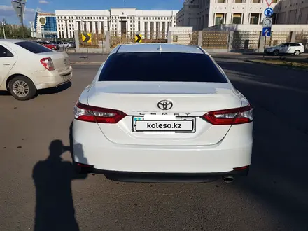 Toyota Camry 2019 года за 12 700 000 тг. в Астана – фото 3