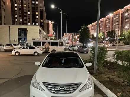 Hyundai Sonata 2011 года за 3 600 000 тг. в Астана – фото 2