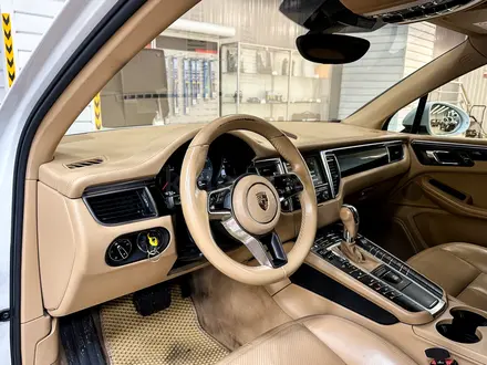 Porsche Macan 2015 года за 15 990 000 тг. в Алматы – фото 9