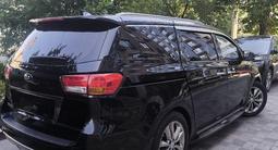 Kia Carnival 2016 года за 10 200 000 тг. в Алматы – фото 4