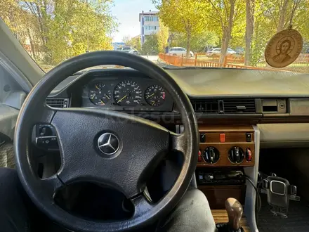 Mercedes-Benz E 230 1989 года за 1 200 000 тг. в Астана – фото 9