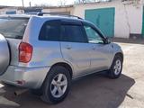 Toyota RAV4 2005 годаүшін4 900 000 тг. в Сатпаев – фото 4