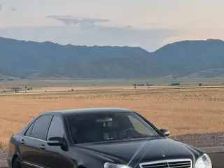 Mercedes-Benz S-Class, 2004