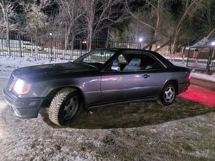 Mercedes-Benz E 220 1993 года за 2 100 000 тг. в Костанай – фото 4