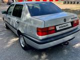 Volkswagen Vento 1994 года за 1 200 000 тг. в Караганда – фото 3