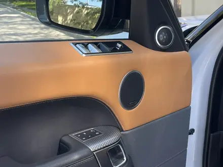 Land Rover Range Rover Sport 2018 года за 30 000 000 тг. в Алматы – фото 15