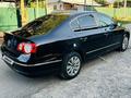 Volkswagen Passat 2006 года за 3 300 000 тг. в Алматы – фото 8