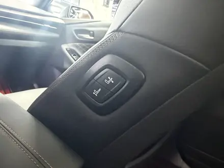 Toyota Avalon 2024 года за 15 990 000 тг. в Алматы – фото 12