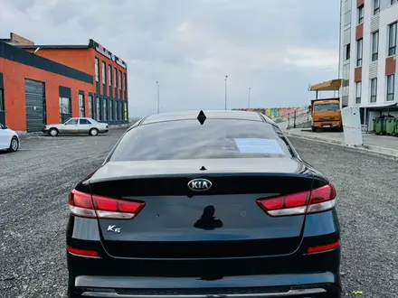 Kia K5 2018 года за 7 800 000 тг. в Астана – фото 5