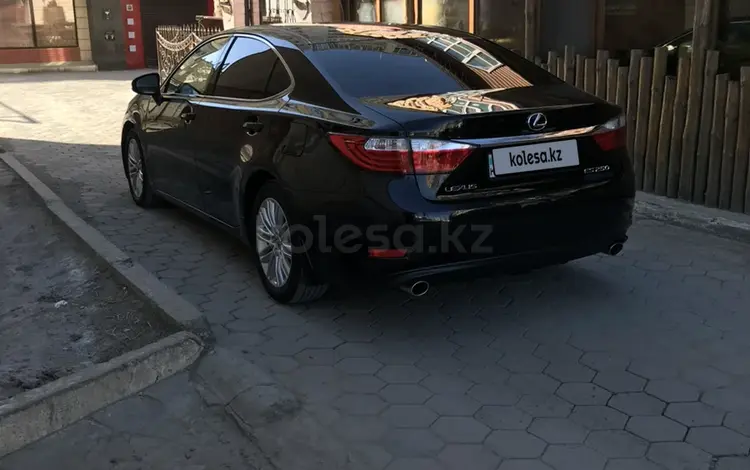 Lexus ES 250 2014 года за 13 000 000 тг. в Атырау