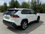 Toyota RAV4 2020 годаүшін17 000 000 тг. в Туркестан – фото 4