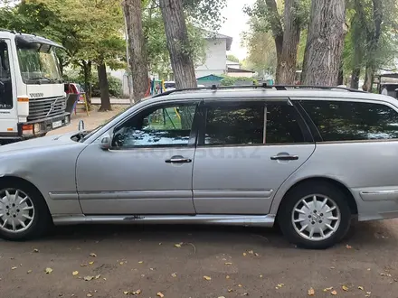 Mercedes-Benz E 320 2001 года за 3 500 000 тг. в Алматы – фото 4