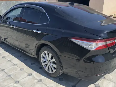 Toyota Camry 2020 года за 10 500 000 тг. в Атырау – фото 3