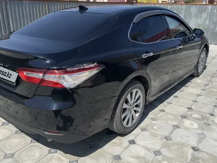 Toyota Camry 2020 года за 10 500 000 тг. в Атырау – фото 5