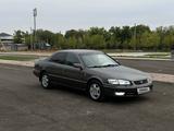 Toyota Camry 2000 года за 4 200 000 тг. в Шымкент – фото 3