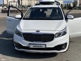 Kia Carnival 2017 года за 13 000 000 тг. в Талдыкорган – фото 2
