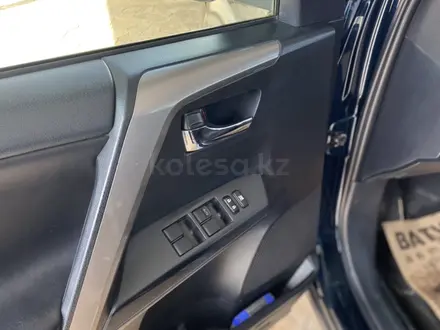 Toyota RAV4 2018 года за 13 800 000 тг. в Уральск – фото 9
