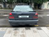 Mercedes-Benz C 200 2001 года за 2 500 000 тг. в Алматы – фото 5