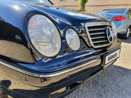 Mercedes-Benz E 320 2001 года за 5 000 000 тг. в Караганда – фото 16