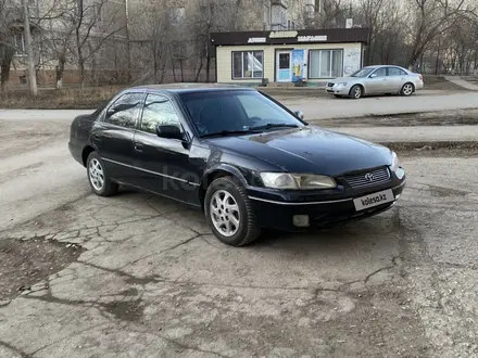 Toyota Camry 1999 года за 2 350 000 тг. в Актобе – фото 6