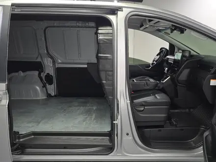 Hyundai Staria Van 2025 года за 17 800 000 тг. в Астана – фото 18