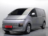 Hyundai Staria Van 2025 года за 17 800 000 тг. в Астана