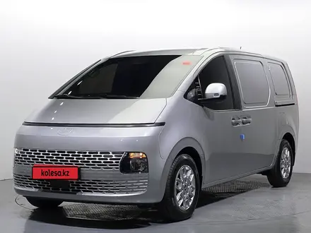 Hyundai Staria Van 2025 года за 17 800 000 тг. в Астана