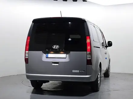 Hyundai Staria Van 2025 года за 17 800 000 тг. в Астана – фото 4