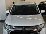 Mitsubishi Outlander 2022 года за 12 300 000 тг. в Актобе – фото 2