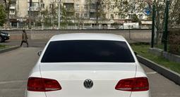 Volkswagen Passat 2011 годаfor5 500 000 тг. в Алматы – фото 4