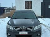 Toyota Camry 2010 года за 4 500 000 тг. в Кульсары – фото 2