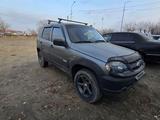 Chevrolet Niva 2012 года за 2 000 000 тг. в Атырау – фото 2