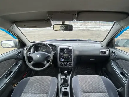 Toyota Avensis 2002 года за 3 100 000 тг. в Уральск – фото 3