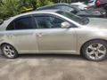 Toyota Avensis 2004 года за 3 300 000 тг. в Алматы – фото 2